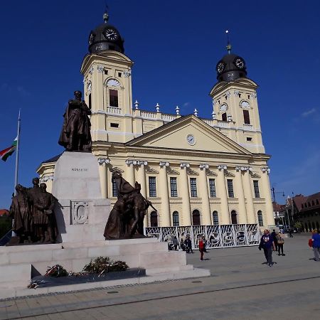 Piac utcai Apartman Debreţin Exterior foto