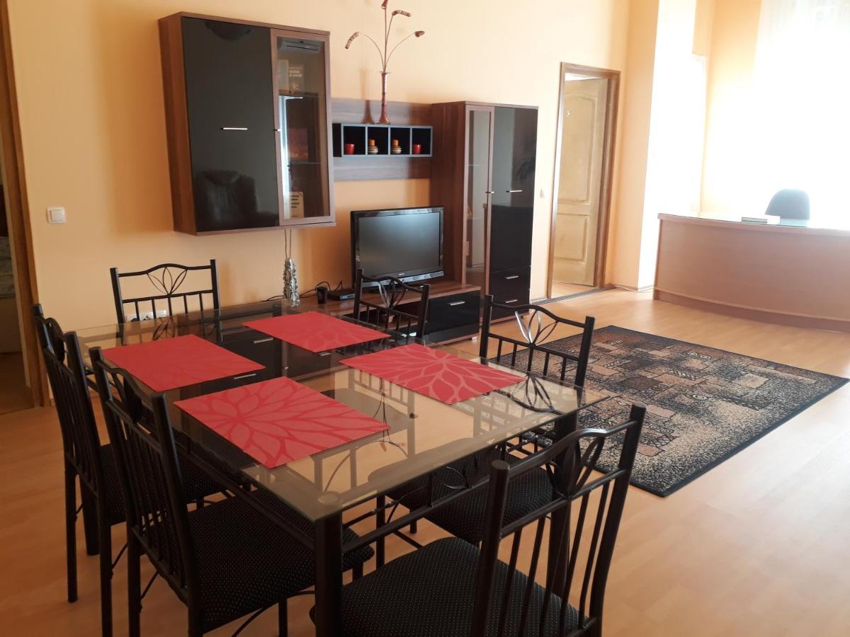 Piac utcai Apartman Debreţin Exterior foto