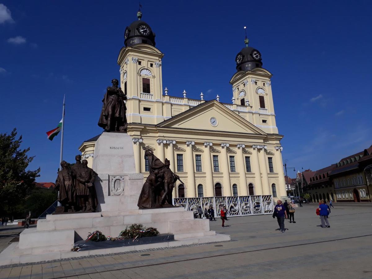 Piac utcai Apartman Debreţin Exterior foto