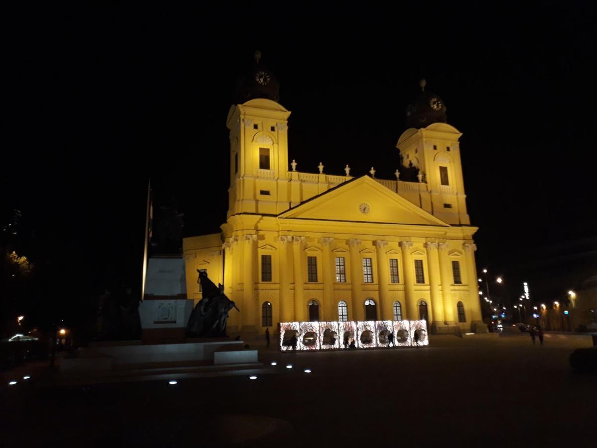 Piac utcai Apartman Debreţin Exterior foto