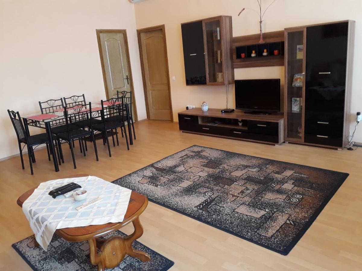 Piac utcai Apartman Debreţin Exterior foto