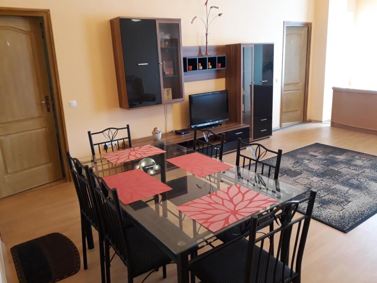 Piac utcai Apartman Debreţin Exterior foto