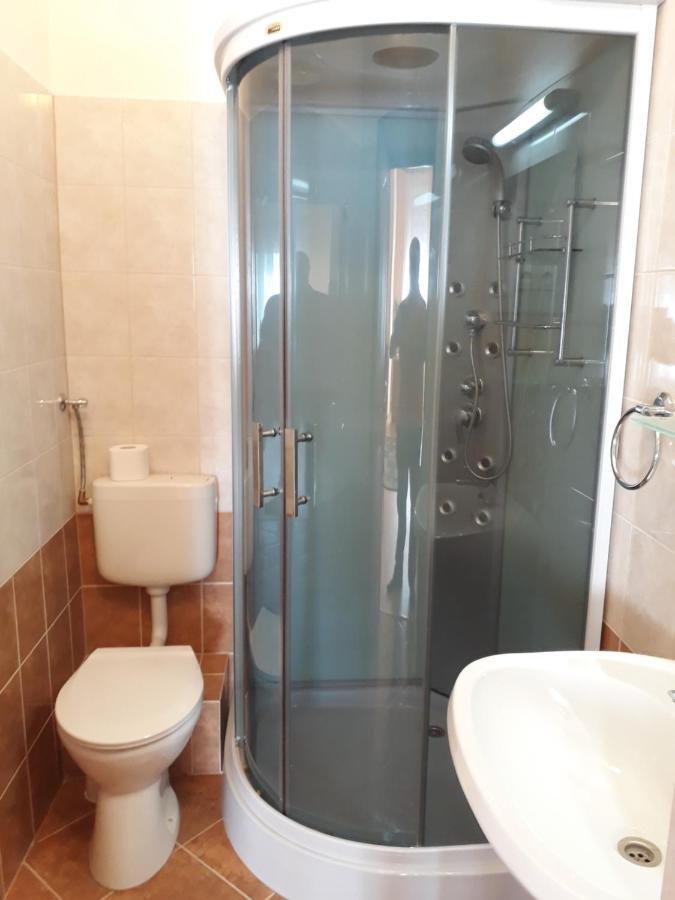 Piac utcai Apartman Debreţin Exterior foto
